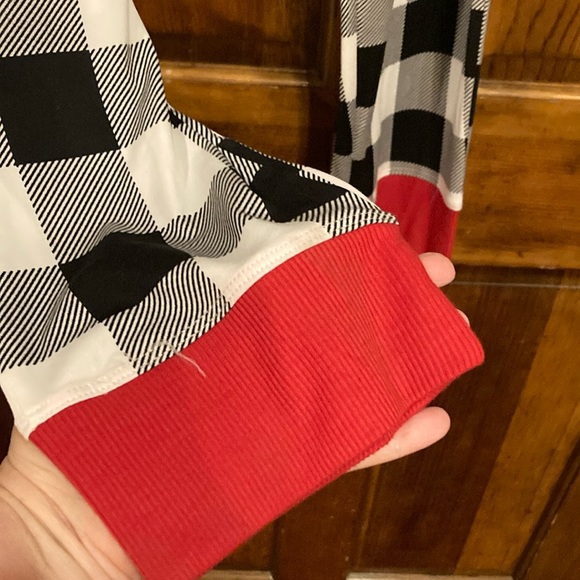 NWT 2X Black & White Plaid Pajamas with Red Trim - Picture 8 of 12